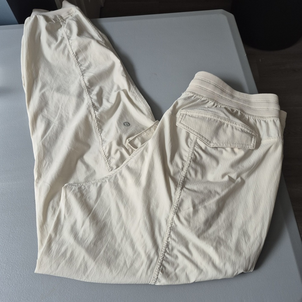 Lululemon Pants Womens Medium Bone Dance Studio Cargo Jogger Mid-Rise Relaxed